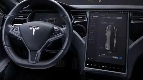 Tesla'nın CarPlay Desteği 2026'da mı Geliyor? iOS 26'nın Engelleri Neler?