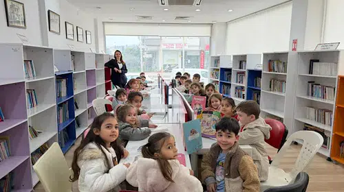 Yalova'da Kütüphaneler Haftası Etkinlikleri: Öğrenciler Kütüphaneleri Ziyaret Ediyor!