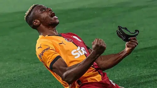 Victor Osimhen'in Annesi Hayatta mı? Yıldız Futbolcu Acı Kaybı Nasıl Anlattı?