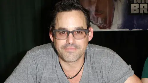 Ünlü Dizi Yıldızı 54 Yaşında Hayatını Kaybetti, Uykusunda Hayata Veda Etti