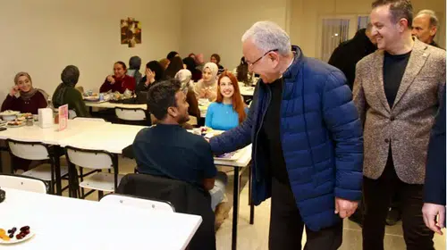 Ordu Büyükşehir Belediye Başkanı Güler, öğrencilerle iftar yaptı