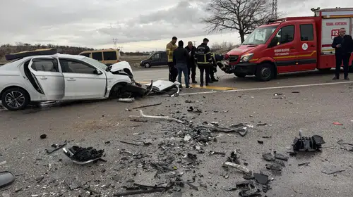 Nevşehir'de üç aracın karıştığı kazada 3 kişi öldü, 6 kişi yaralandı