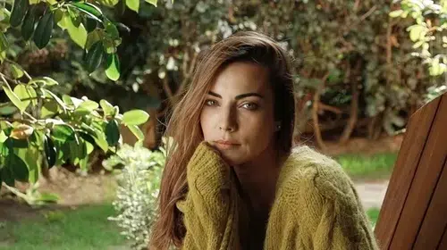 Burcu Kara, Kadınların Raf Ömrü Tartışmasını Noktaladı: Erkekleri Cebimizden Çıkarırız!