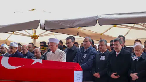 Özel, ASELSAN teknisyenleri Kahraman ve Can'ın cenaze törenine katıldı