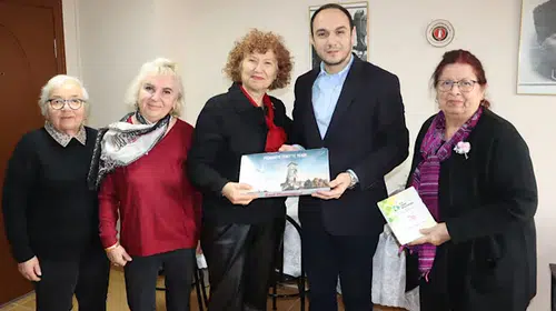 İzmit Belediyesi'nden Sivil Toplum Kuruluşlarına Sürekli Destek Ziyaretleri Devam Ediyor