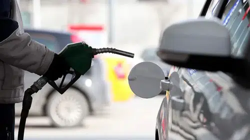 Benzin fiyatına 80 kuruş zam! Vatandaşlar güncel akaryakıt maliyetlerini merak ediyor