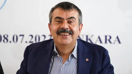 Bakan Tekin'den 23 Nisan Kutlaması: Gelecek İçin Sorumluluk Duygusu Taşıyan Nesiller Yetiştirmek Önceliğimiz