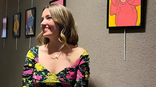 Duygu Karabaş: Duygusuz Portreler Projesinin Arka Planındaki İsim