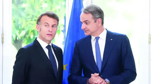 Atina'nın Paris'e milyarları gitti: Yunanistan'da 'yeni sömürgecilik' isyanı