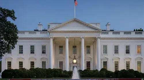 Beyaz Saray'daki Etkinlikte Panik Yaratan Silah Sesleri!