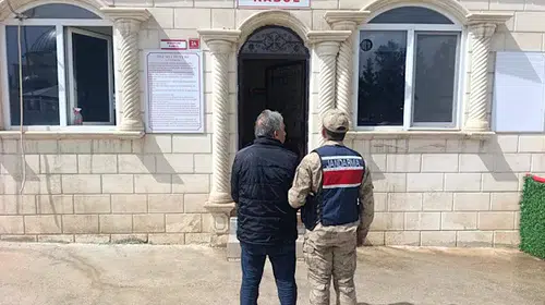 Şanlıurfa'da Aranan İki Suçlu, Kesinleşmiş Hapis Cezasıyla Yakayı Ele Verdi!