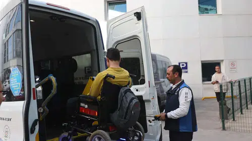 Engelli Bireyin Onuruna Saldırı: Karabağlar Belediyesi’nin Tartışmalı Uygulaması Tepki Topladı!