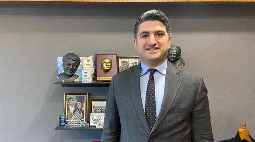 Ataşehir Belediyesi'nde Şok Operasyon: Başkan Onursal Adıgüzel ile Birlikte 18 Kişi Gözaltına Alındı