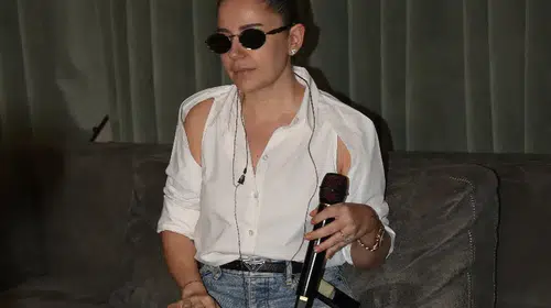 Merve Özbey, Yeni Sahne Konseptini ve Repertuvarını Açıkladı!