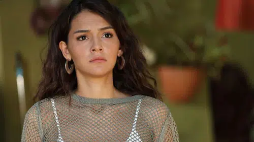 Rapçi Sefo'nun Eşlik Ettiği Güzellik: Oyuncu Çağla Boz'un Hayatı ve Kariyeri