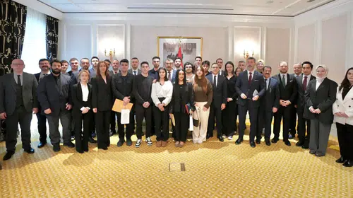 Bakan Tekin'den St. Petersburg'da kritik mesaj: Eğitim diplomasisi ülkeler arası köprüleri güçlendiriyor