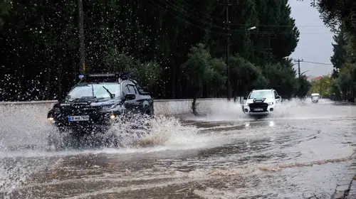 42 İl İçin Sarı Kod Uyarısı: Sağanak ve Karla Karışık Yağmur Tehlikesi! Sel ve Su Baskınlarına Karşı Tedbirli Olun!