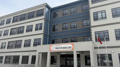 Mersin'de Lise Öğrencisi Okulda Silah ile Yakalandı: Olay Şok Etkisi Yarattı!