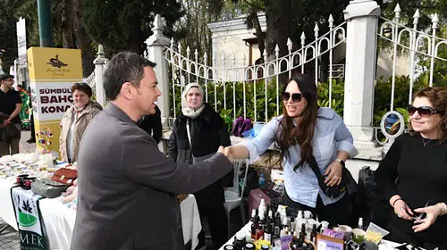 Başkan Aydın'dan Kadın Girişimciler Sokağı'na Destek Ziyareti