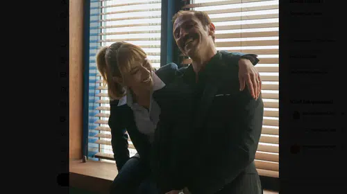 Veliaht Dizisi Oyuncularından Beklenmedik Buluşma! Efsanevi Şarkıyı Bir Arada Söylediler!