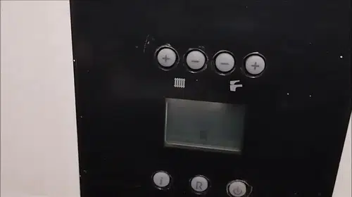 Kombi E01 Hatası: Nedenleri ve Çözüm Yolları – Adım Adım Kılavuz