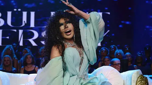 Diva'nın reklam anlaşması dudak uçuklattı: Tek bir film için aldığı ücret rekor kırdı