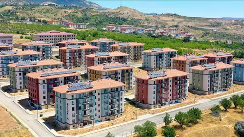 Çukurova'nın bereketli toprakları yeni bir lezzete kucak açıyor: Kahve üretimi başlıyor