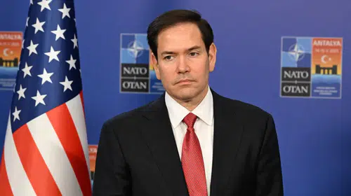 Hürmüz Boğazı'nda kritik saatler: Washington'dan İran hamlesi için yeşil ışık