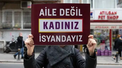 Evlerde yalnızlık dönemi: Türkiye’de hane yapısı kökten değişiyor