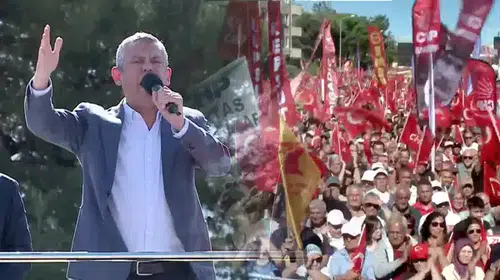 Balıkesir'de Demokrasi Nöbeti: Kuvayi Milliye Meydanı'ndan "İradeye Saygı" Çağrısı