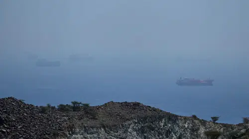 Basra Körfezi'nde şafak vakti kanlı saldırı: İran gemileri hedef alındı, can kayıpları var