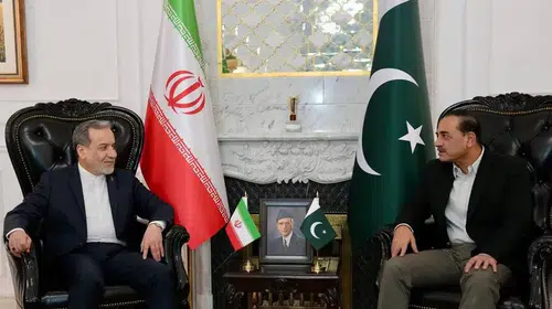 Tahran'da kritik zirve: Bölgesel krizin çözümünde Pakistan ile temaslar hızlandı