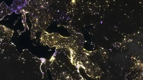 Dünya’nın gece ışıkları değişiyor: Uzaydan bakınca neresi parlıyor, neresi kararıyor?