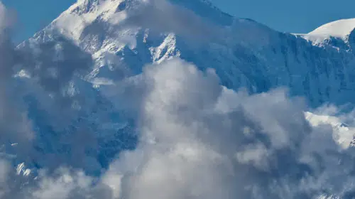 Zirveden dönen acı haber: Alaska'daki tırmanışta üç dağcı hayatını kaybetti