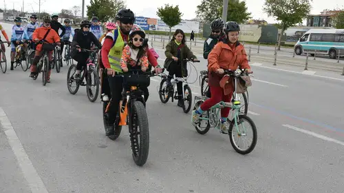 Konya baharı büyük bir coşkuyla karşıladı: Hıdırellez bereketi şehir parkına taşındı