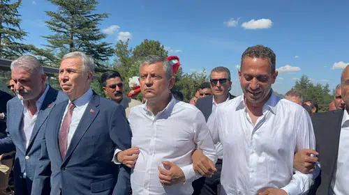 CHP’de çifte bayramlaşma krizi: Mahkeme kararı sonrası saflar belirginleşti
