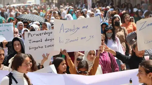 Kürtçe anadilde eğitim için meydanlara indiler: Eğitimcilerden ve öğrencilerden tarihi çağrı
