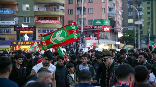 Şampiyonluk coşkusu kana bulandı: Amedspor kutlamalarında silahlar konuştu