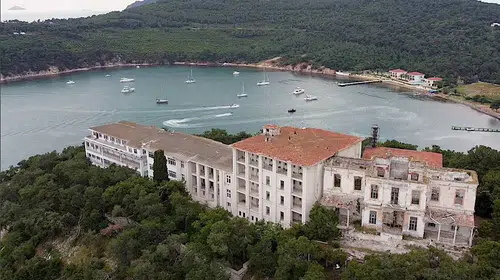 Heybeliada’nın hafızası mahkemeye taşınıyor: Sanatoryum arazisinde yeni tahsis krizi
