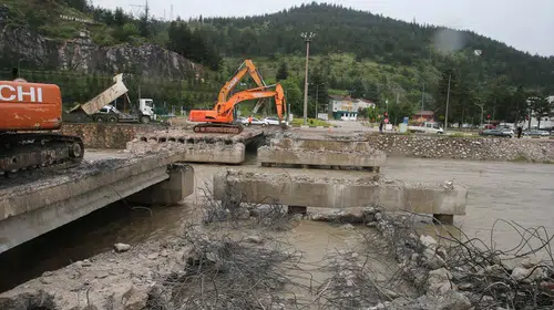 Tokat'ta Büyük Risk: Dev Sel Felaketini Önlemek İçin Köprü Yıkılıyor