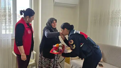 Vatanın emanetleri unutulmadı: Gaziantep'te jandarmadan duygulandıran sürpriz