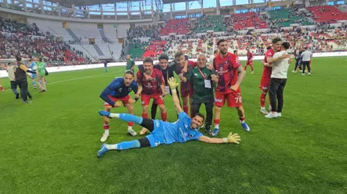 Mardin'de büyük coşku: Kırmızı-lacivertli ekip adını 1. Lig'e yazdırdı
