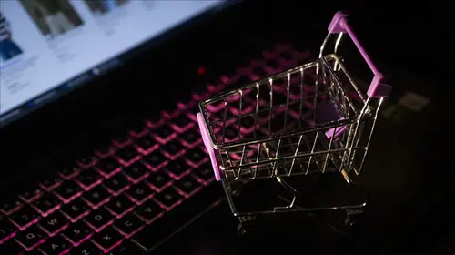 Dijital alışverişin rotası değişti: Cinsiyete göre harcama alışkanlıkları netleşti