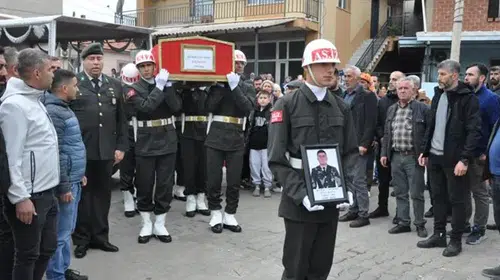 Bandırma yolundaki acı veda: Uzman Çavuş Kemal Can Sert memleketinde toprağa verildi