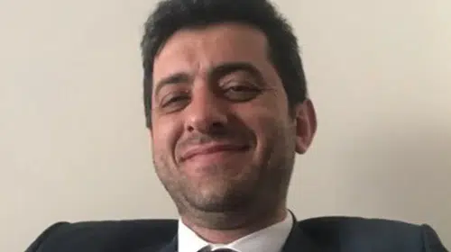 Manisa Büyükşehir Belediyesi’nde şafak operasyonu: Başkan danışmanı emniyete götürüldü