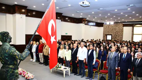 Hasan Tahsin’in İzinde: İzmirli Gençler Millî Mücadele Ruhu İçin Kalemlerini Konuşturdu