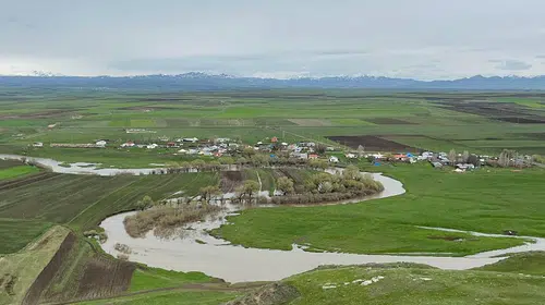Kars'ta sel kabusu: Çiftçinin emeği sular altında kaldı