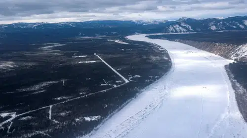 Alaska'da Korkutan Doğa Olayı: 24 Piramit Büyüklüğünde Kütle Denize İndi