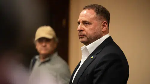 Kiev'de sular durulmuyor: Andriy Yermak yolsuzluk suçlamasıyla mahkeme yolunda