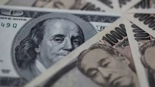 Doları sarsan hamle: Japon yeni bir gecede zirveye uçtu